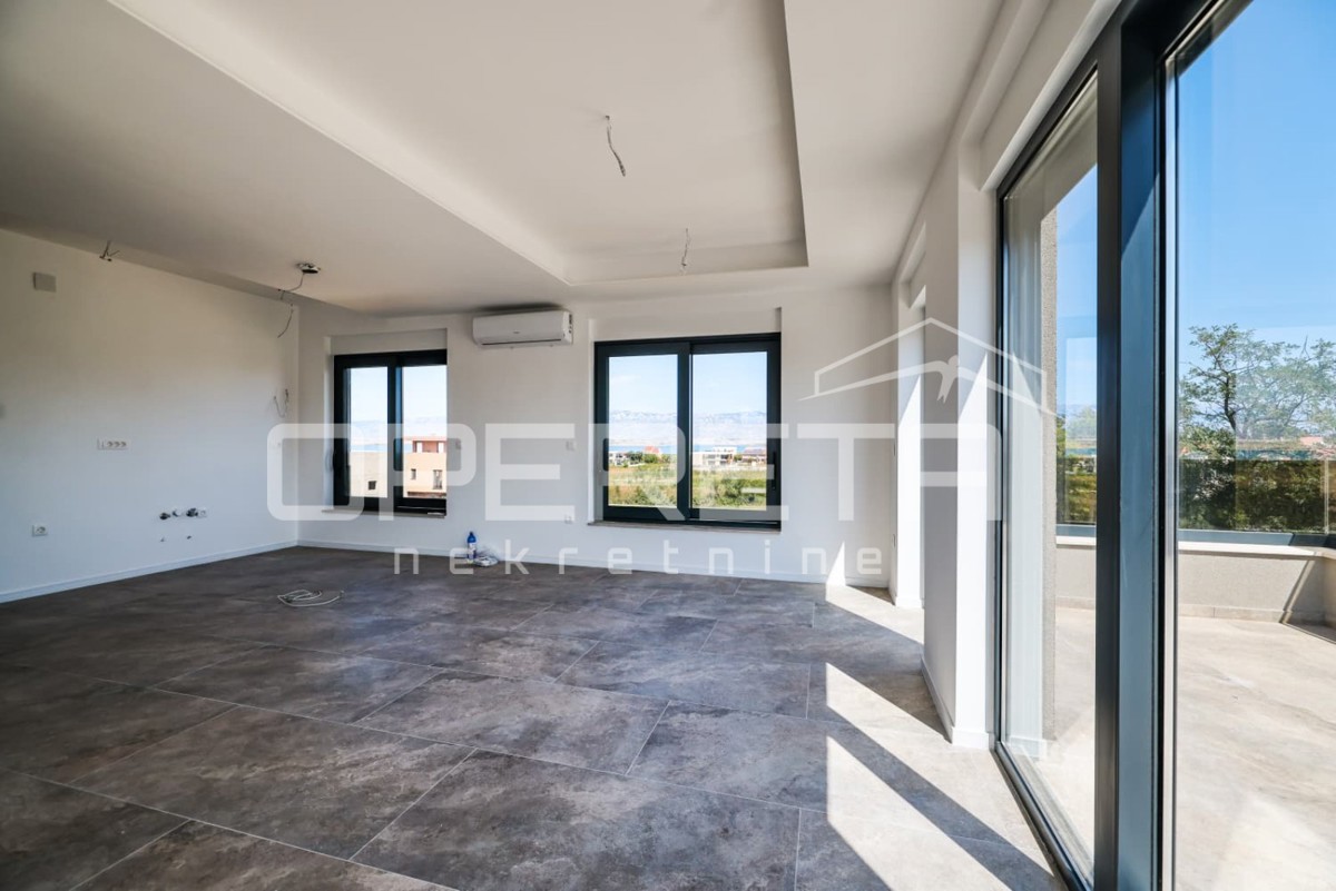 Appartamento trilocale con vista mare, 114 m2, a 300 m dal mare, Sabunike, Privlaka