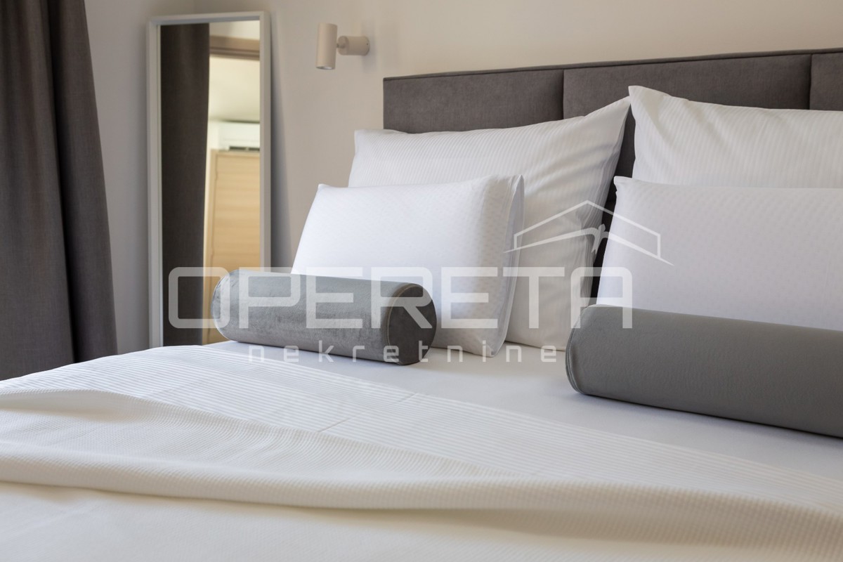 Occasione rara di un appartamento a Komiža - oasi moderna in una villa urbana