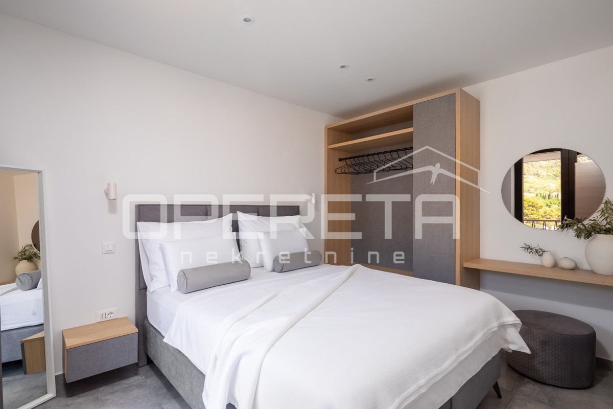 Occasione rara di un appartamento a Komiža - oasi moderna in una villa urbana