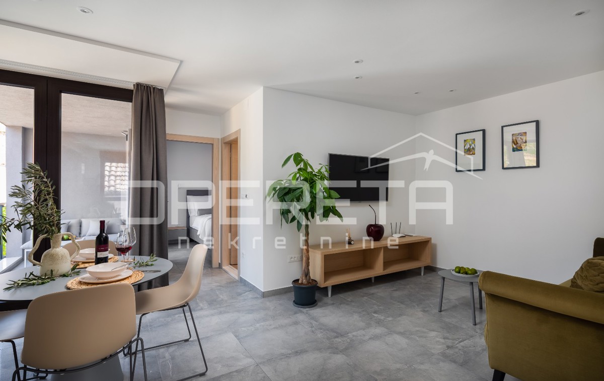 Occasione rara di un appartamento a Komiža - oasi moderna in una villa urbana