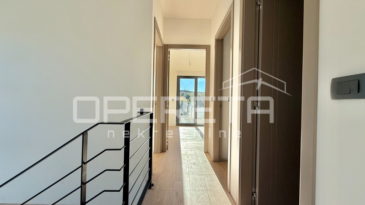 Appartamento con tre camere da letto, piano terra, seconda fila dal mare, Rovanjska