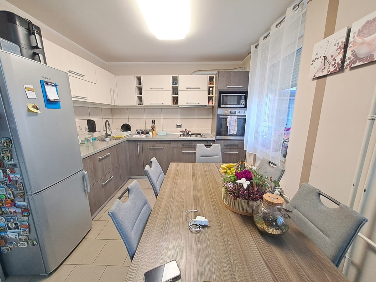 Vendita, Appartamento, Sloboština, Vladimira Varićaka, 2,5l, 56m2