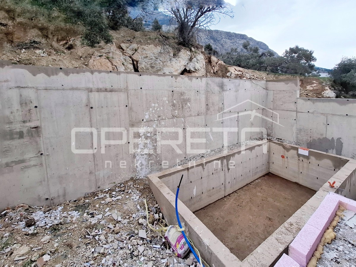 MAKARSKA – appartamento esclusivo con vista panoramica e piscina privata