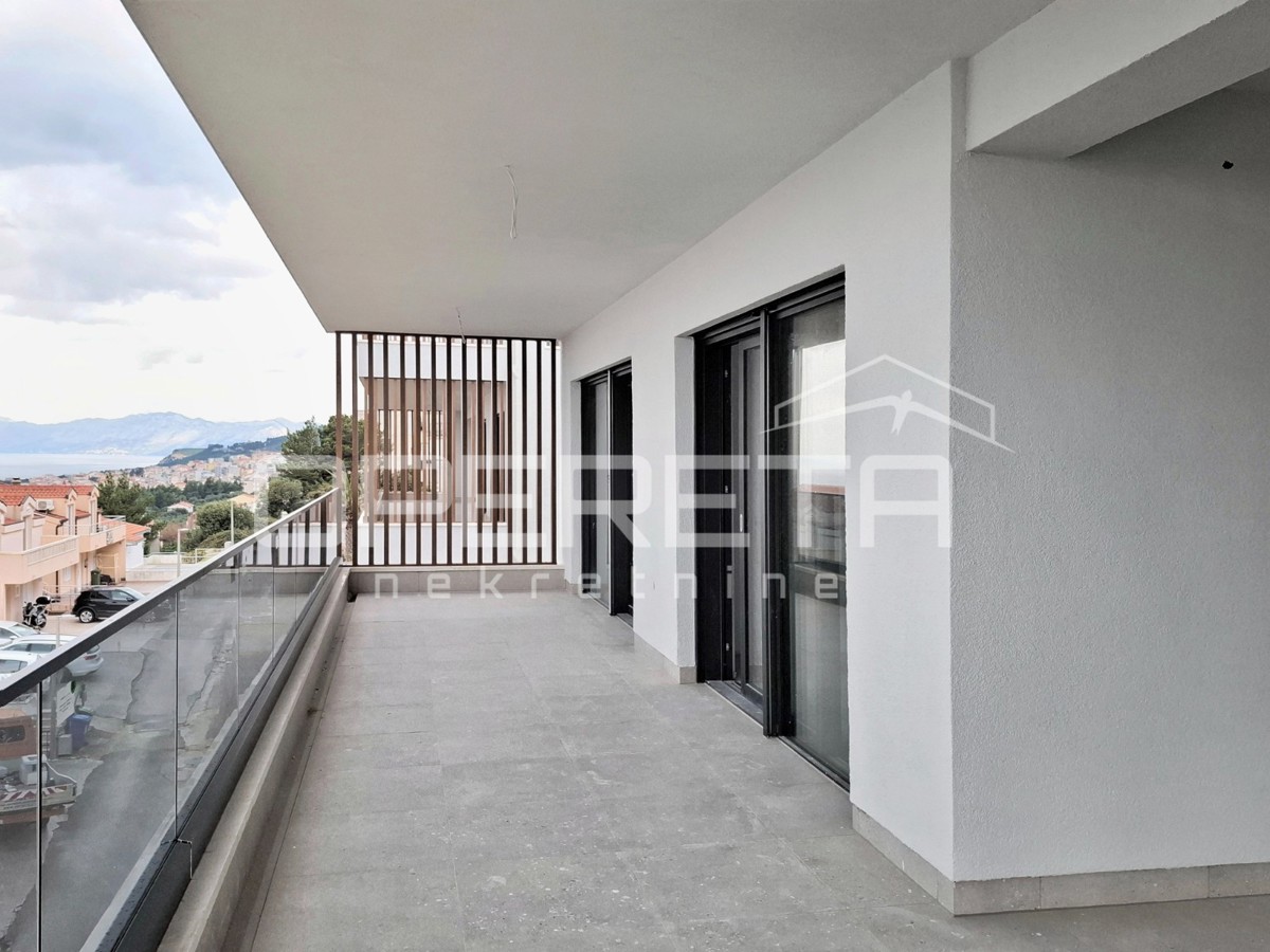 MAKARSKA – appartamento esclusivo con vista panoramica e piscina privata