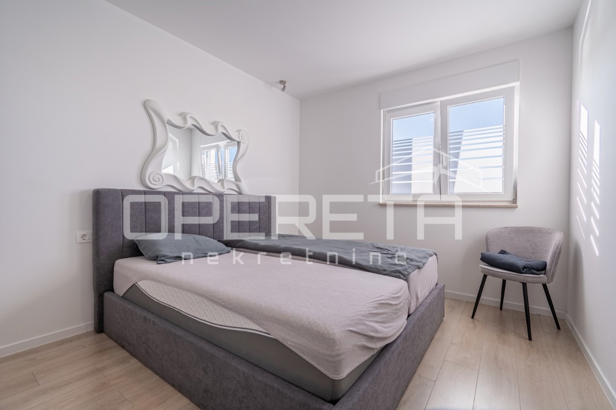 Galižana, piano terra 130 m2 con due appartamenti