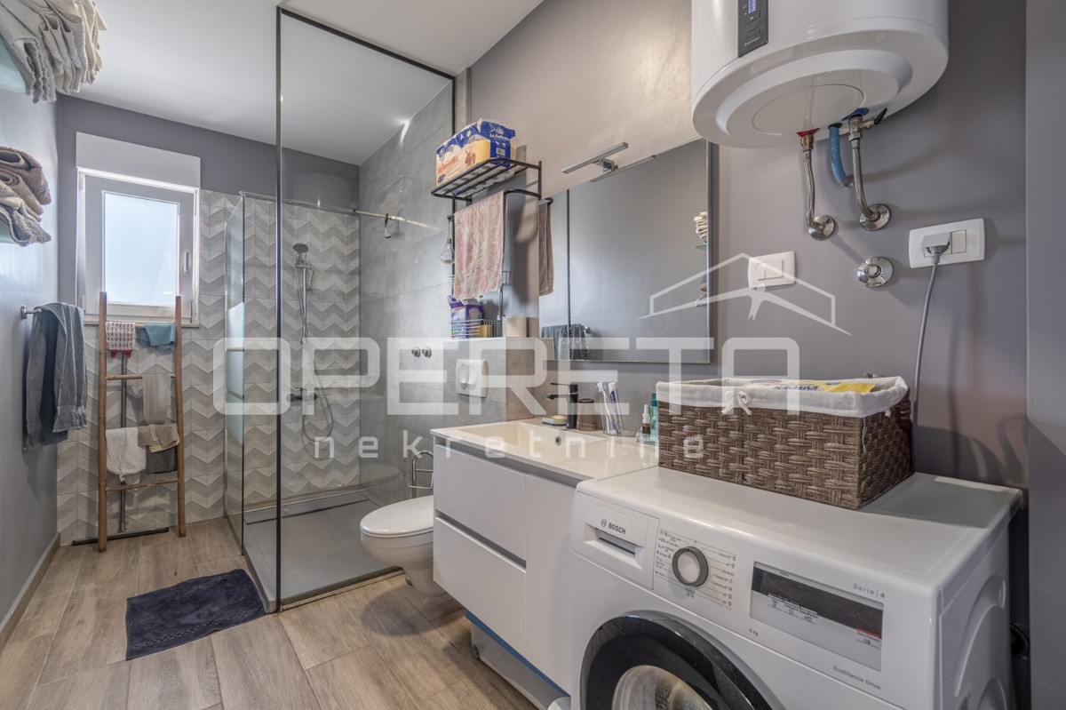 Galižana, piano terra 130 m2 con due appartamenti