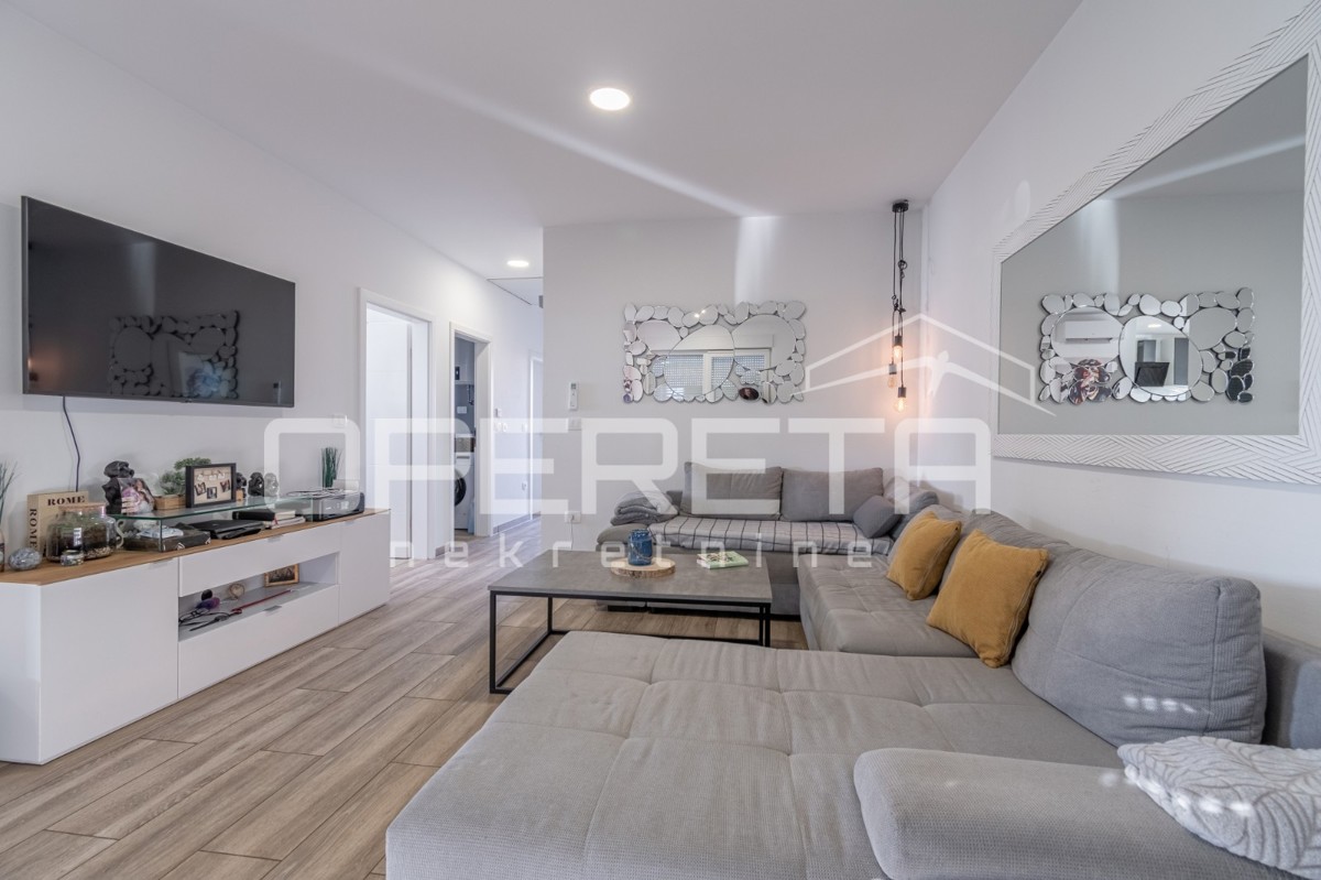 Galižana, piano terra 130 m2 con due appartamenti