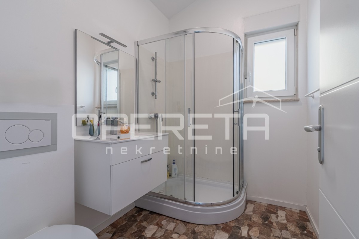 Galižana, piano terra 130 m2 con due appartamenti