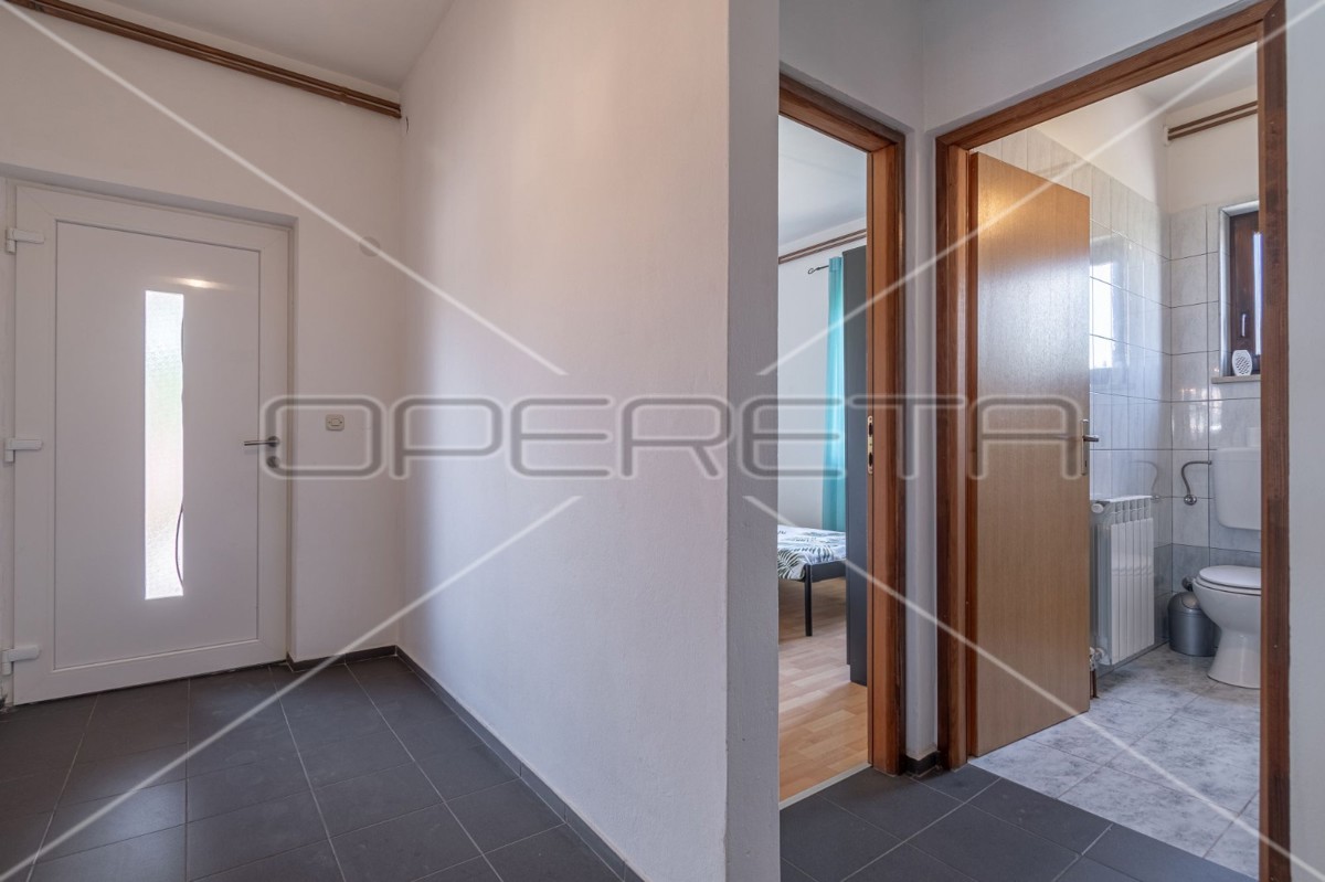 Istria, Barban, casa con piscina e sei camere da letto, 2 km dal mare,