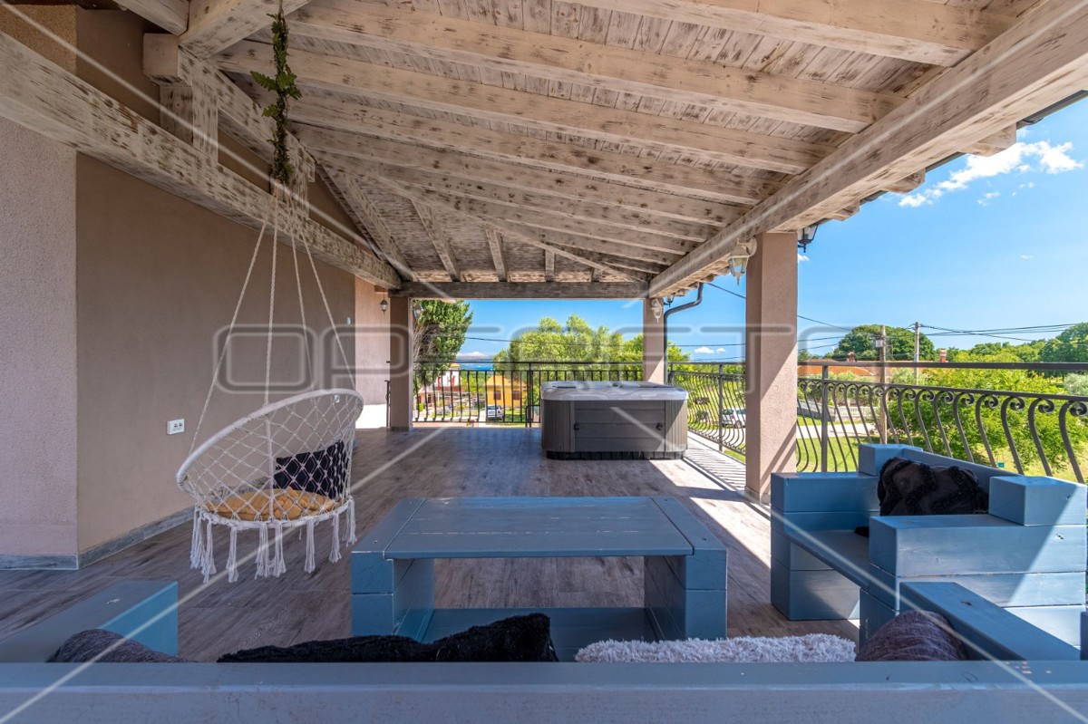 Istria, Barban, casa con piscina e sei camere da letto, 2 km dal mare,