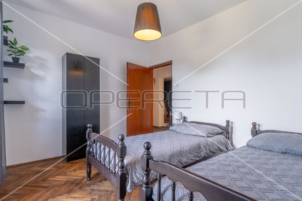 Istria, Barban, casa con piscina e sei camere da letto, 2 km dal mare,