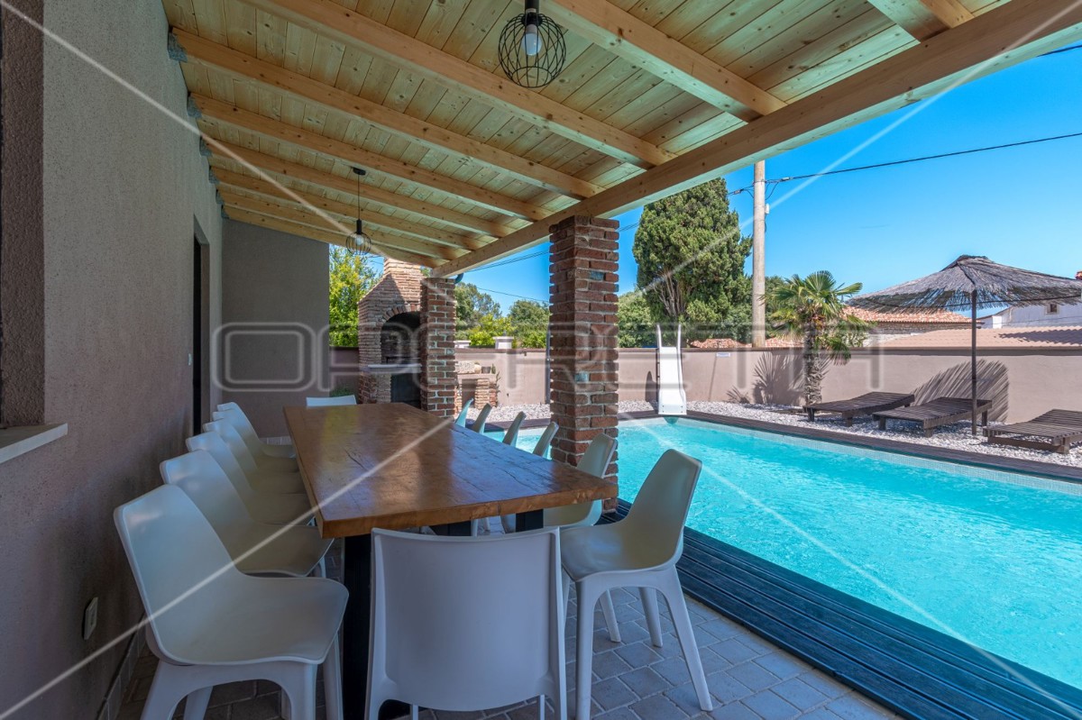 Istria, Barban, casa con piscina e sei camere da letto, 2 km dal mare,