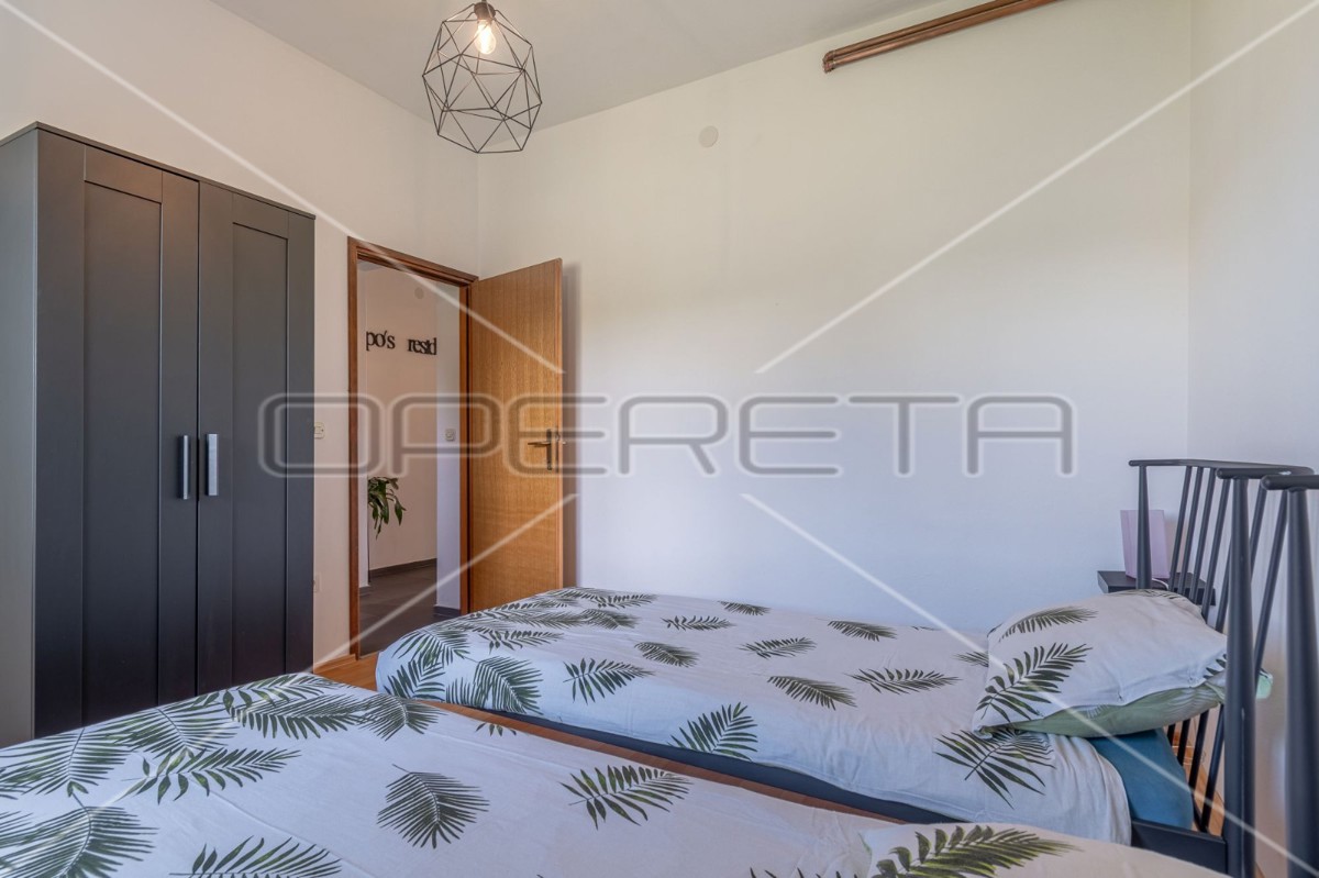Istria, Barban, casa con piscina e sei camere da letto, 2 km dal mare,
