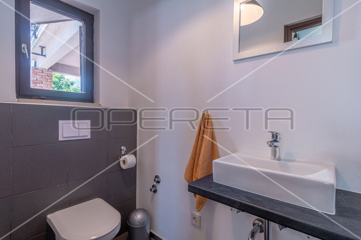 Istria, Barban, casa con piscina e sei camere da letto, 2 km dal mare,