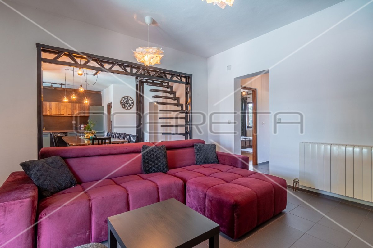 Istria, Barban, casa con piscina e sei camere da letto, 2 km dal mare,