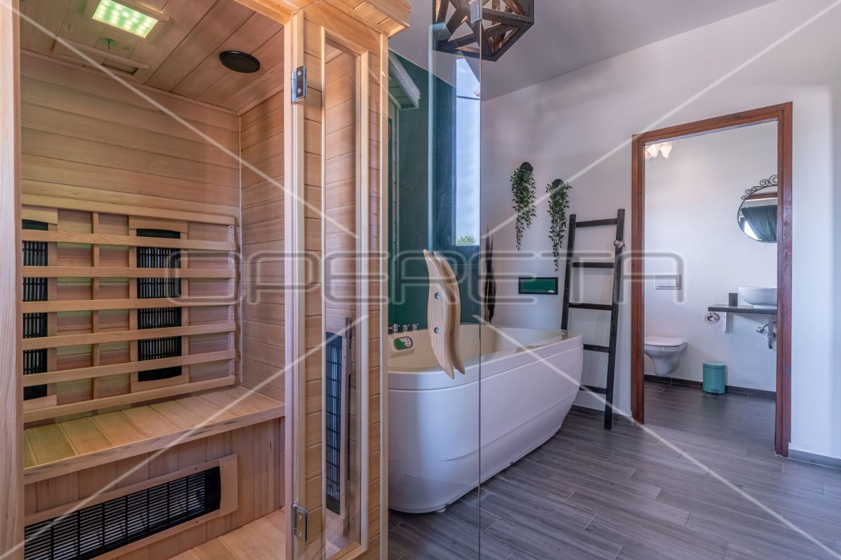 Istria, Barban, casa con piscina e sei camere da letto, 2 km dal mare,