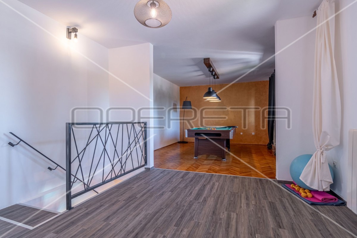 Istria, Barban, casa con piscina e sei camere da letto, 2 km dal mare,