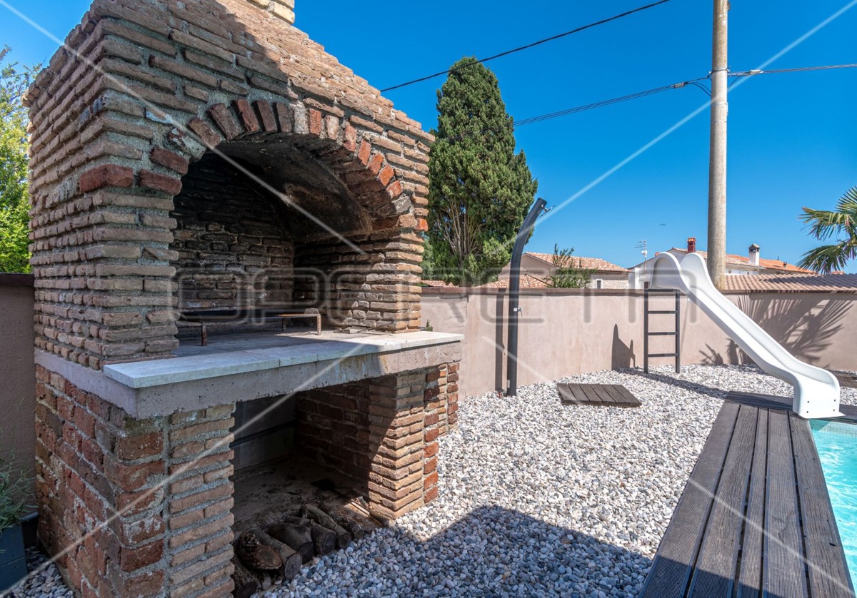 Istria, Barban, casa con piscina e sei camere da letto, 2 km dal mare,