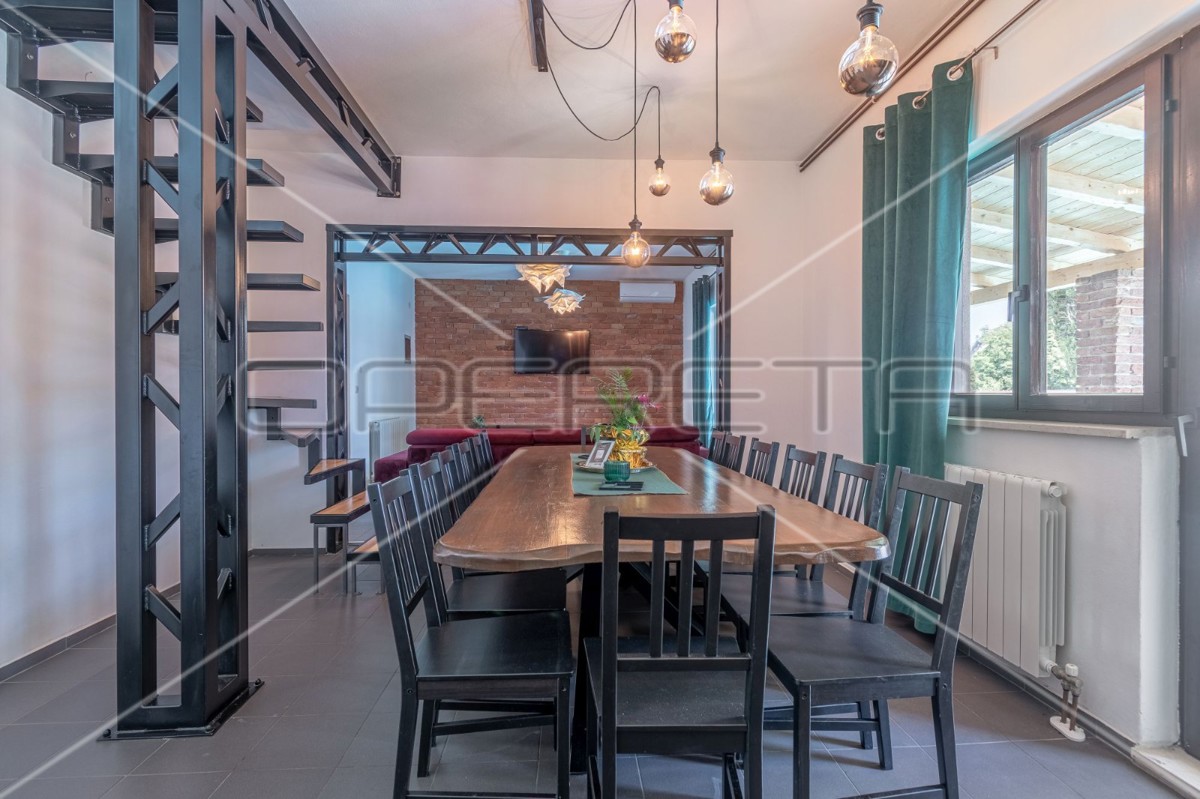 Istria, Barban, casa con piscina e sei camere da letto, 2 km dal mare,