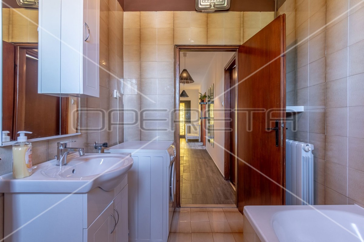 Istria, Barban, casa con piscina e sei camere da letto, 2 km dal mare,