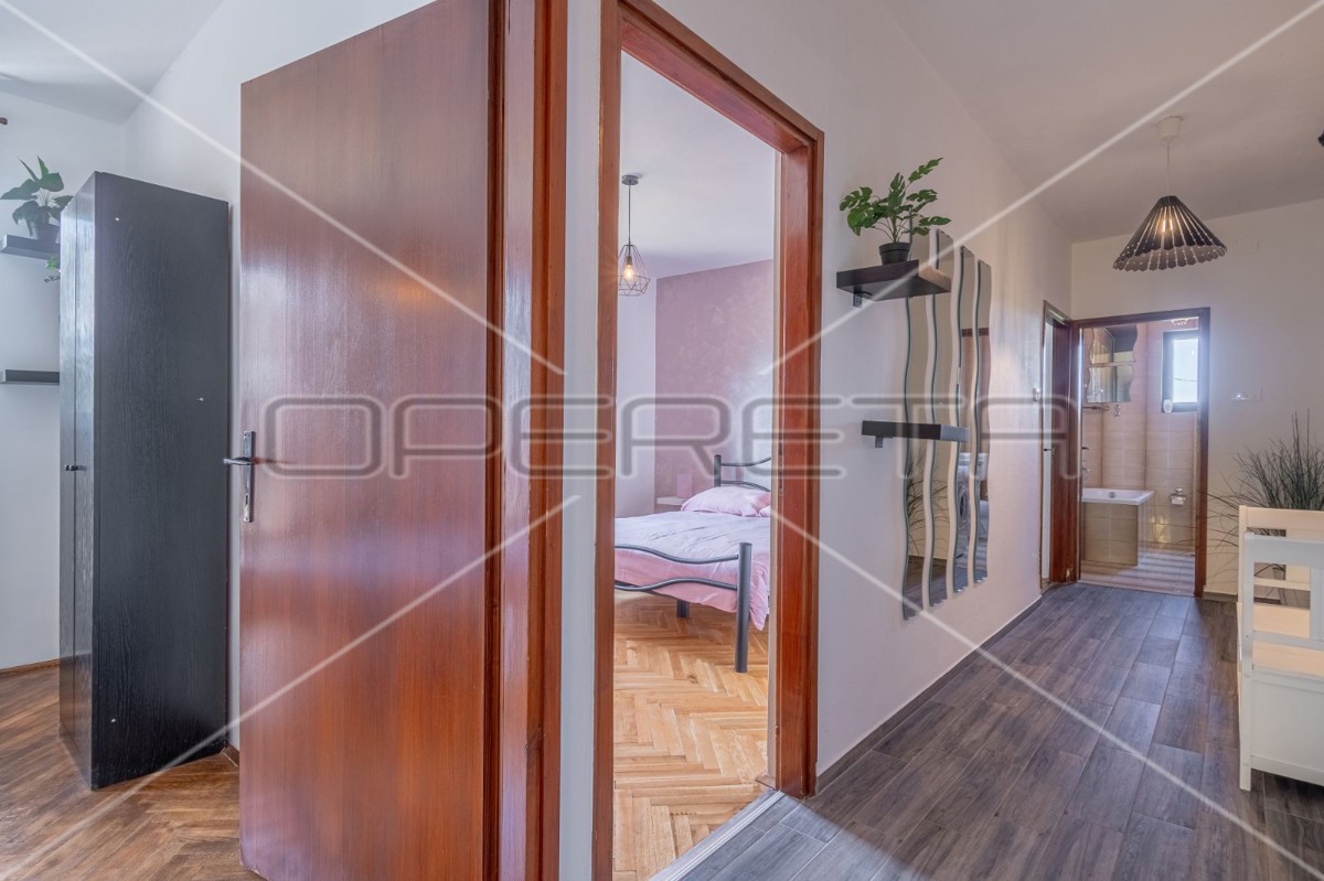 Istria, Barban, casa con piscina e sei camere da letto, 2 km dal mare,