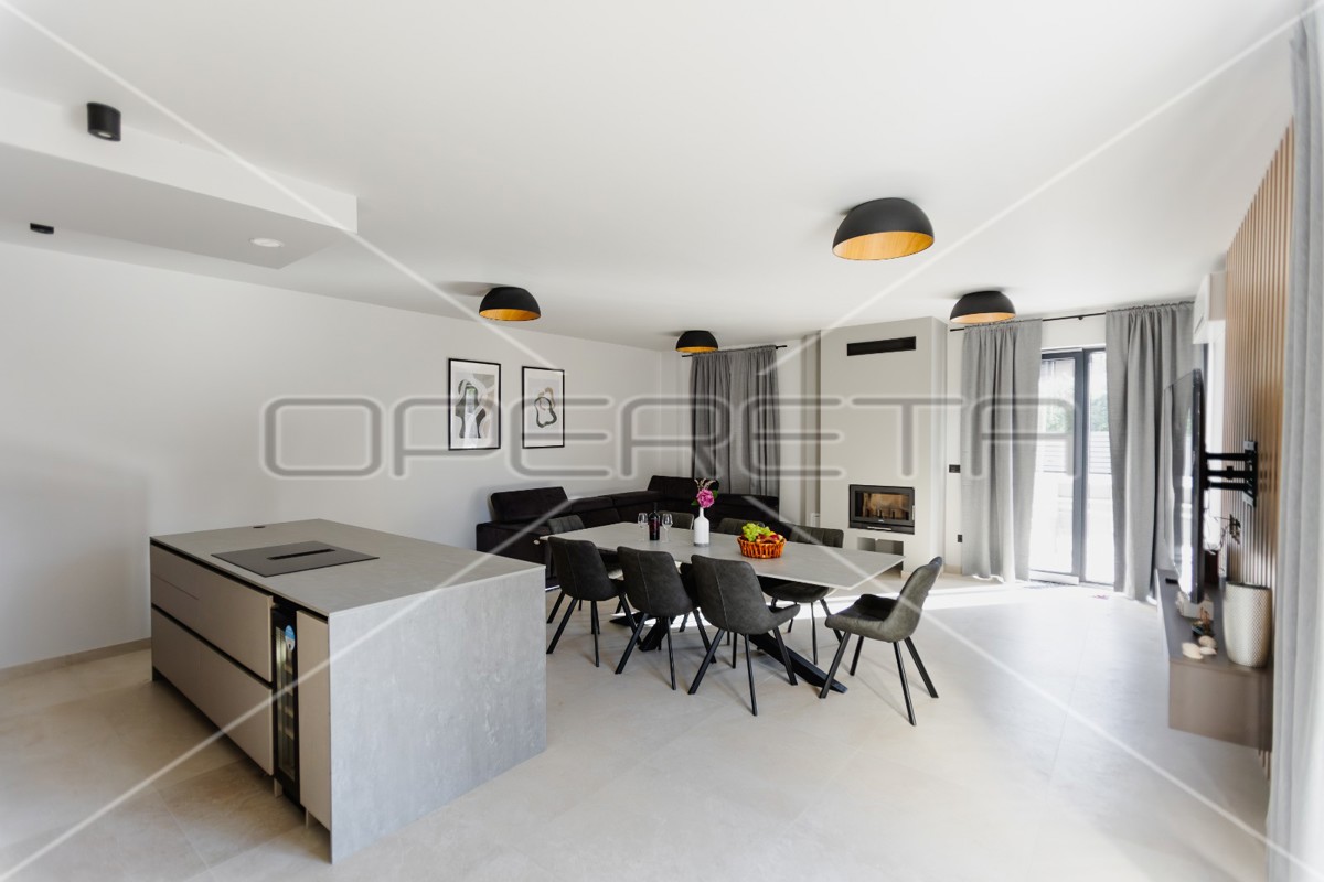 Moderna villa con piscina, 300 m dalla spiaggia, Mandre, Pag