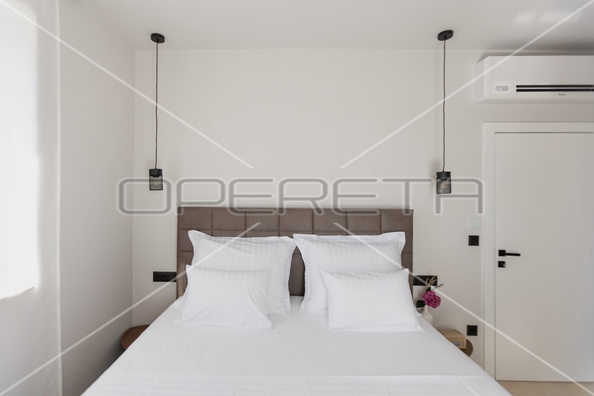 Moderna villa con piscina, 300 m dalla spiaggia, Mandre, Pag