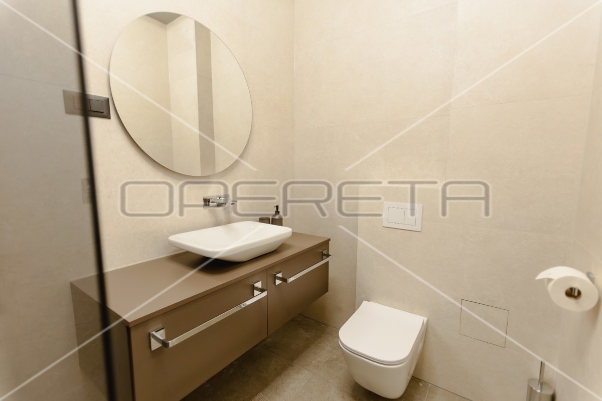 Moderna villa con piscina, 300 m dalla spiaggia, Mandre, Pag