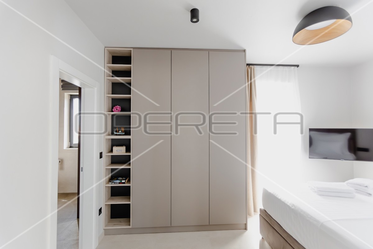 Moderna villa con piscina, 300 m dalla spiaggia, Mandre, Pag