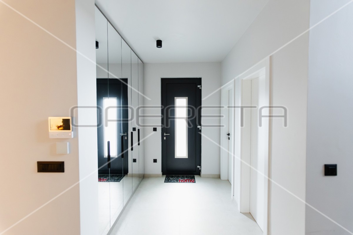 Moderna villa con piscina, 300 m dalla spiaggia, Mandre, Pag