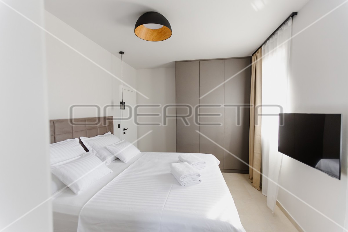 Moderna villa con piscina, 300 m dalla spiaggia, Mandre, Pag