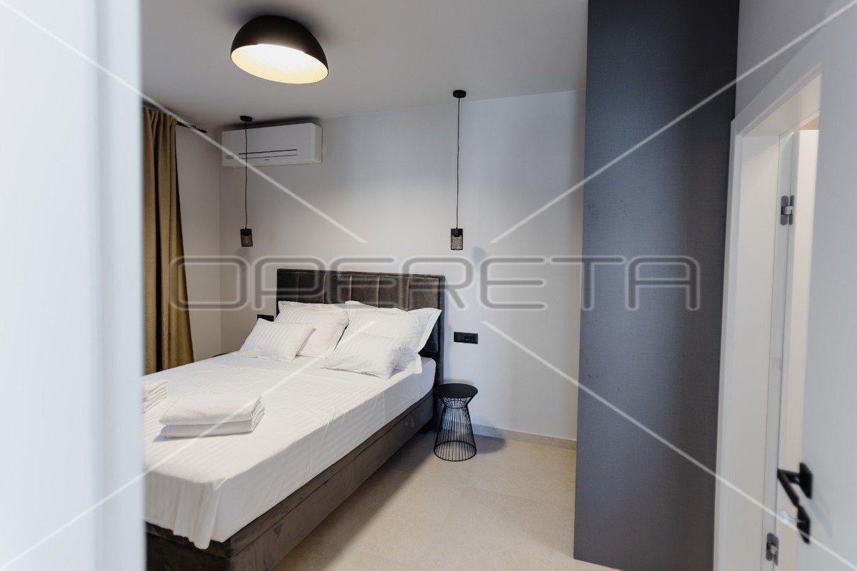 Moderna villa con piscina, 300 m dalla spiaggia, Mandre, Pag