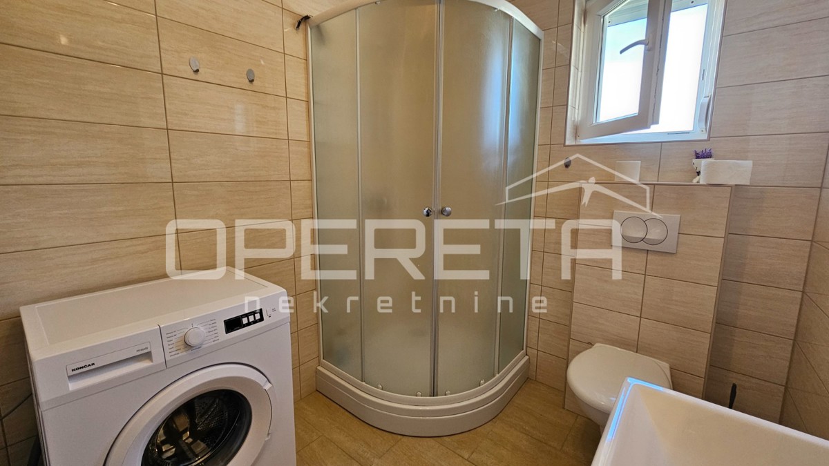 Sabunike - Casa con tre appartamenti arredati, 700m dal mare