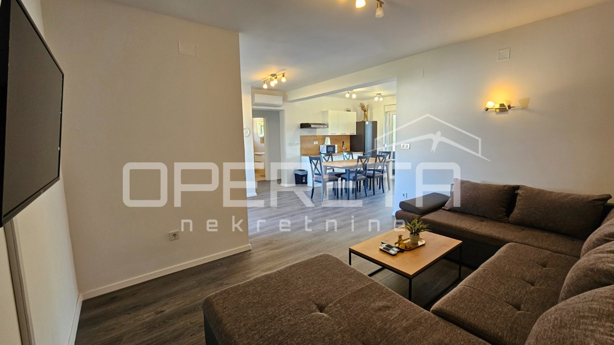 Sabunike - Casa con tre appartamenti arredati, 700m dal mare