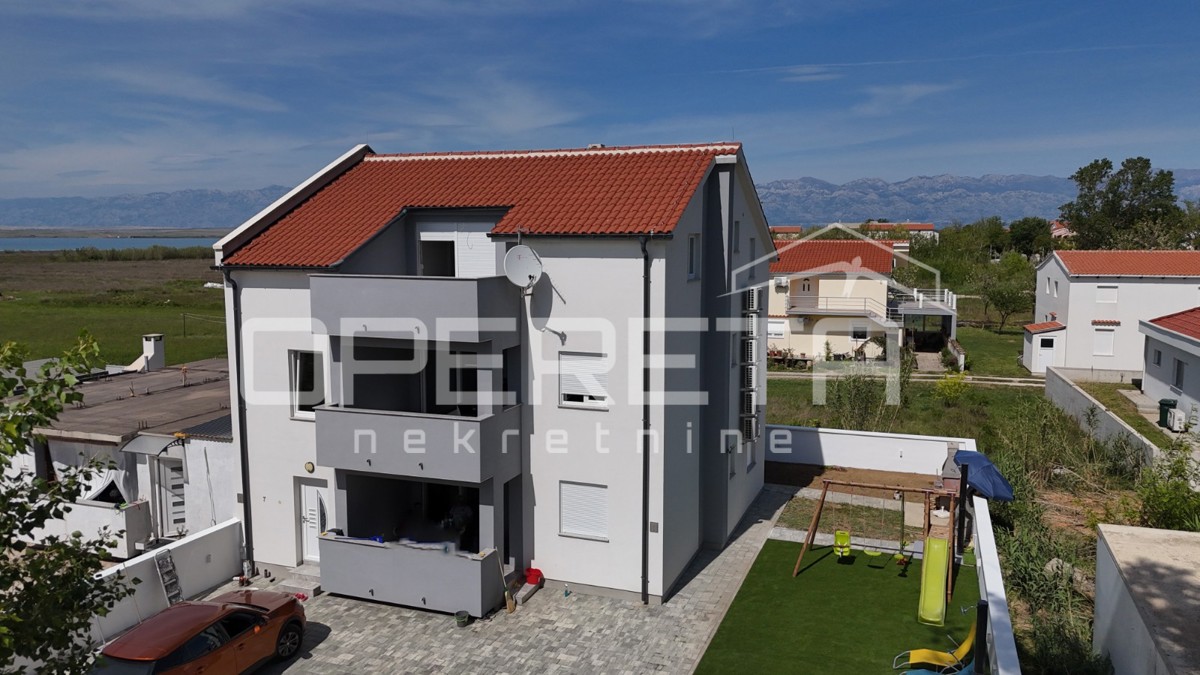 Sabunike - Casa con tre appartamenti arredati, 700m dal mare