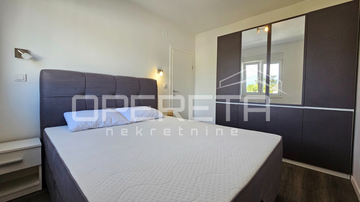 Sabunike - Casa con tre appartamenti arredati, 700m dal mare