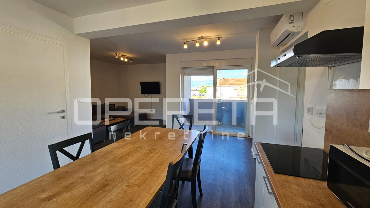 Sabunike - Casa con tre appartamenti arredati, 700m dal mare