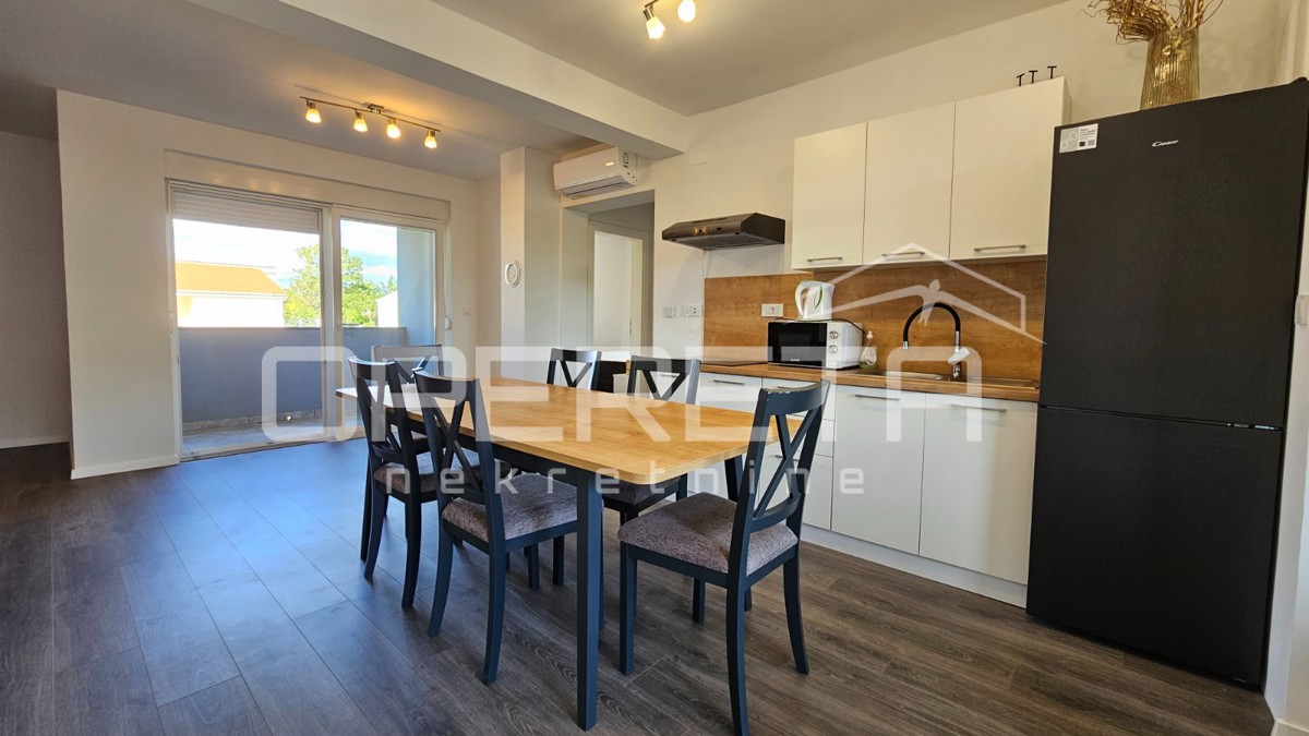 Sabunike - Casa con tre appartamenti arredati, 700m dal mare