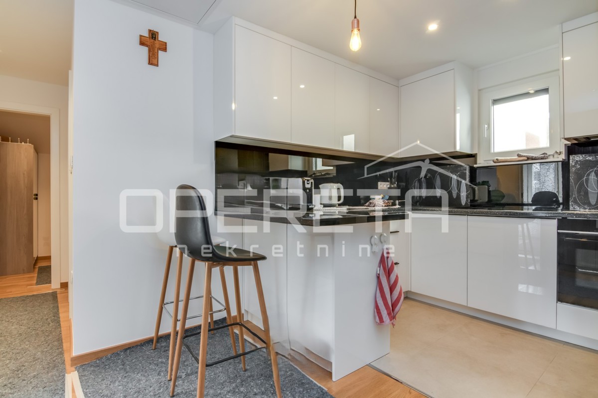 VENDITA, CASA CON 3 APPARTAMENTI E 1 MONOLOCALE, MAKSIMIR, OBOJSKI GAJ.