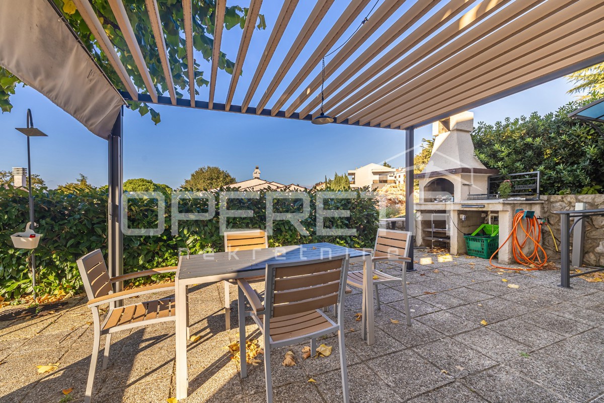 Vendita, Casa, Njivice, Japlenički put, Indipendente, 276m2