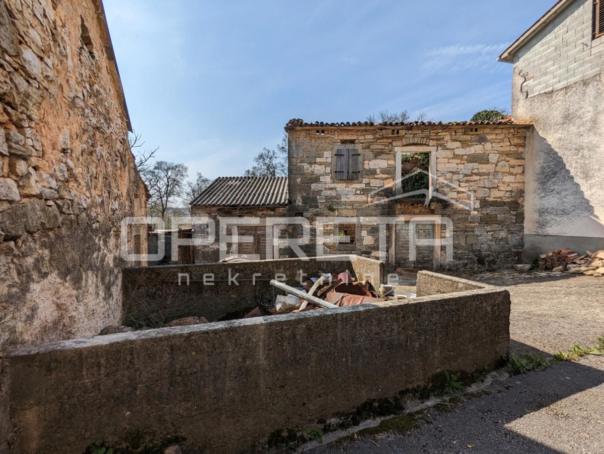 Istria, Karojba - 3 immobili da adattare