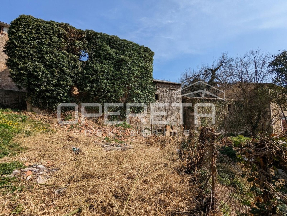 Istria, Karojba - 3 immobili da adattare