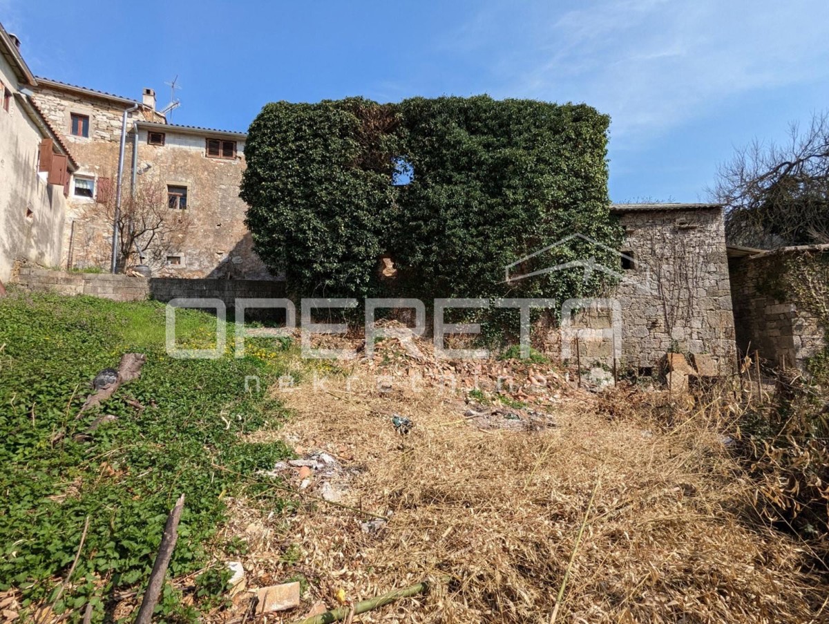 Istria, Karojba - 3 immobili da adattare