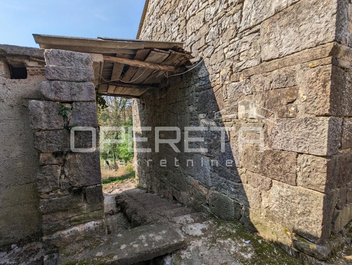 Istria, Karojba - 3 immobili da adattare