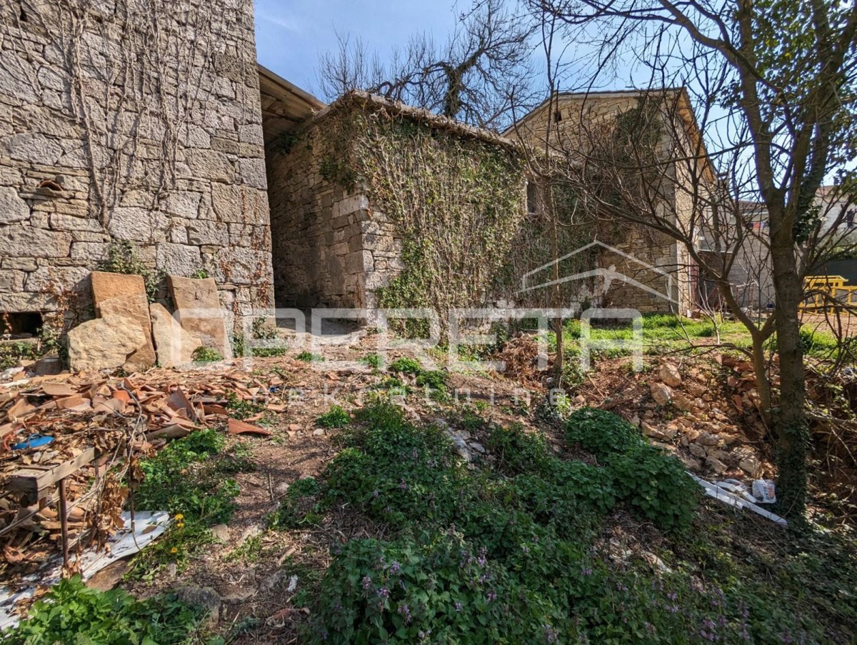 Istria, Karojba - 3 immobili da adattare