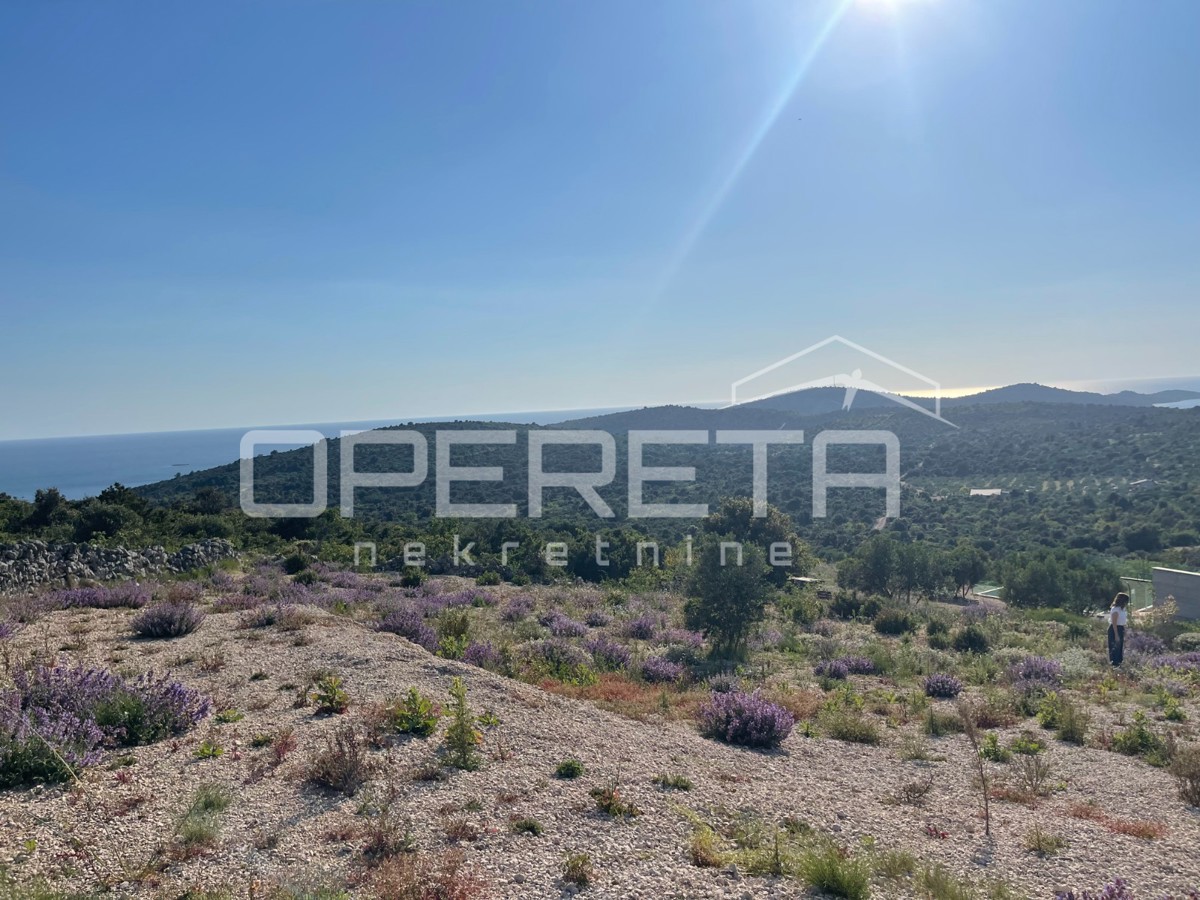 Terreno in posizione tranquilla con vista mare, 1.800 m2, Dvornica
