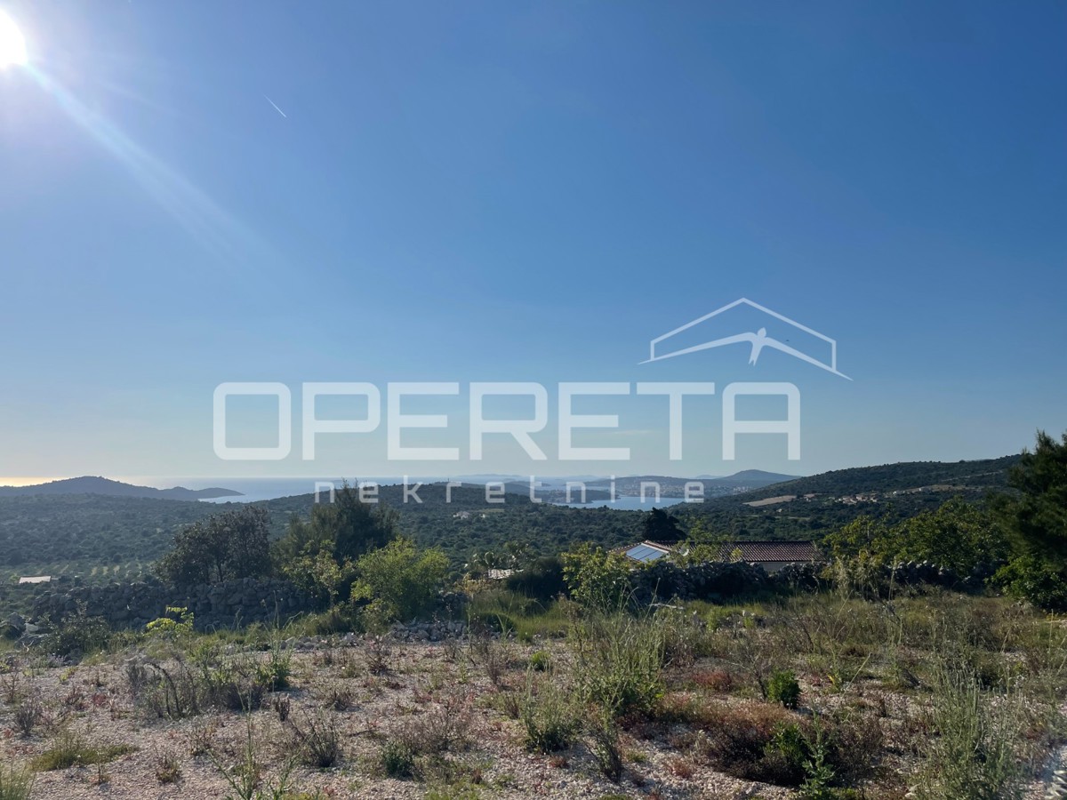 Terreno in posizione tranquilla con vista mare, 1.800 m2, Dvornica