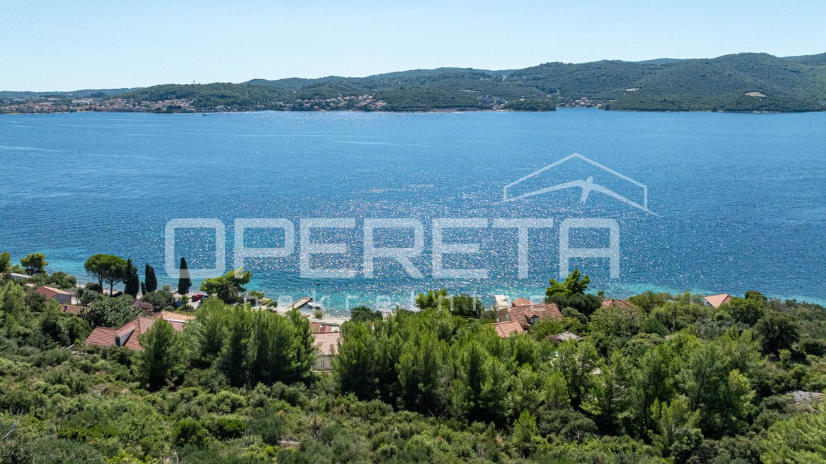 Kučište – investimento in terreno con vista sul mare