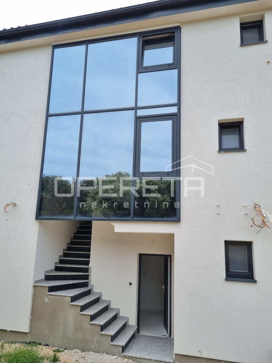 Nuova costruzione, appartamento trilocale con piscina, piano terra, 110 m2, giardino, Mandre, Pag