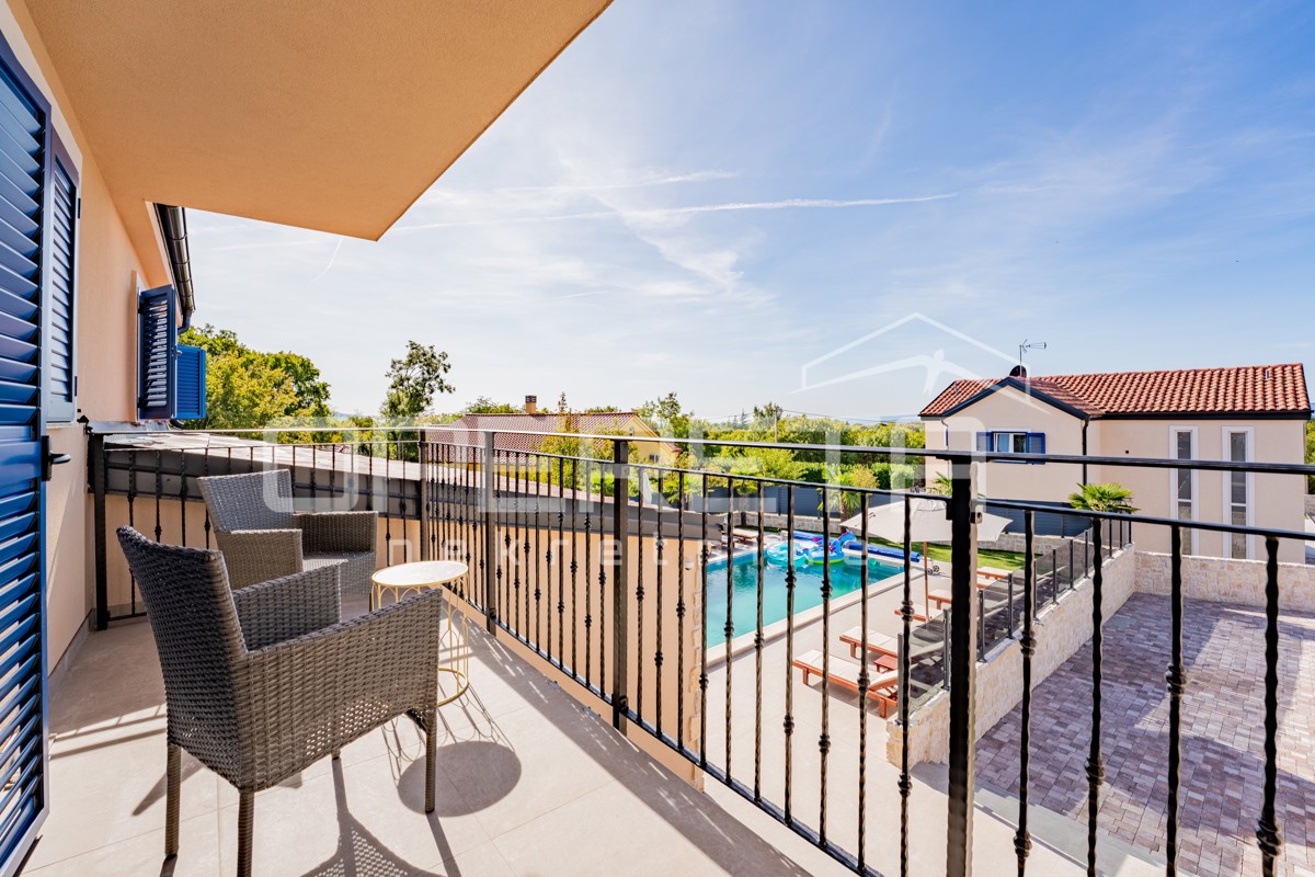 Villa moderna con piscina e vista sulla natura – Un’oasi tranquilla sull’isola di Krk